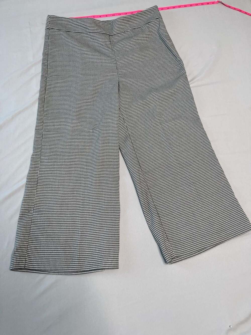 Ann Taylor Factory Black and White Houndstooth Cropped Wide Leg Pants Size 12